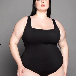 TA3 SWIM NWT 2X Squarey Regular/Long